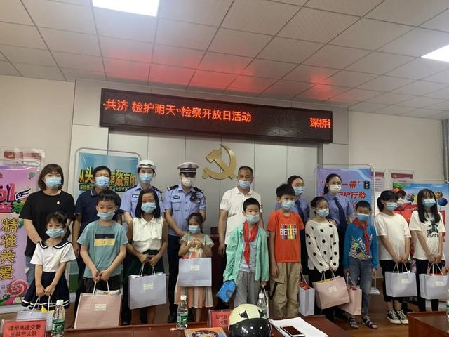 你的育儿经|【六一专题】成长与安全一路“童”行，请送给您的孩子“一盔一带”！