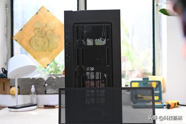 灵活设计任意改造，双面开门更易用，Tt曜越挑战者H6机箱体验