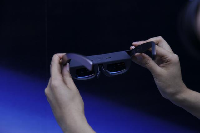 OPPO 新一代AR眼镜正式发布，机身过重问题有解决方案了