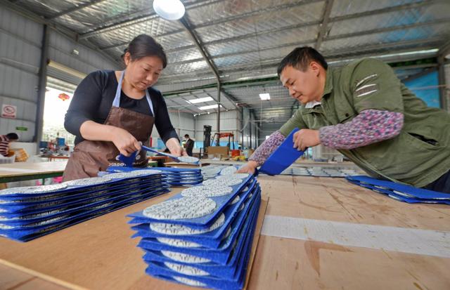 中国日报|福建泉港：订单加工忙