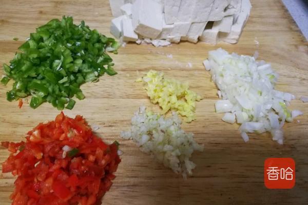 豆腐和鸡蛋这新吃法，炒一锅米饭不够吃，三两下就做好