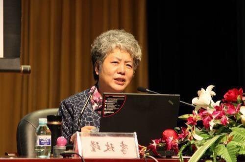 『你的育儿经』李玫瑾教授：父母最该做的不是陪孩子写作业，而是带他们去这个！