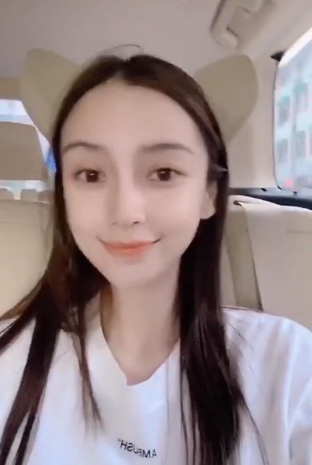 鹿畔阳光|黄晓明一家三口合体，车中大玩漫画变脸，力破夫妻不合传闻