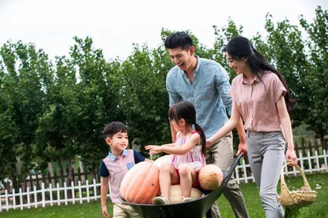 「你的育儿经」“生完二胎，你后悔过吗？”二胎妈妈吐槽，句句都发自肺腑