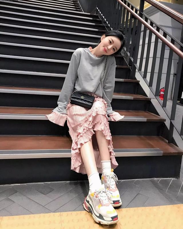 时尚探究社今夏穿裙子千万别配这四双鞋，简直丑哭啦