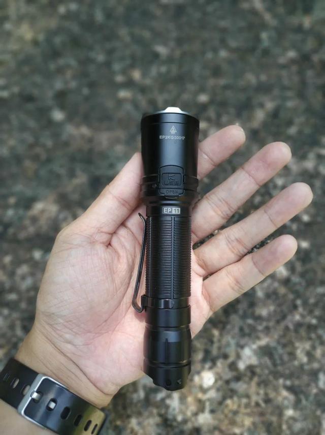 战术手电评测｜性价比之王，新兵入手体验首选