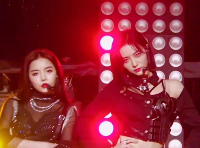 暖风吹怀|THE9首秀许佳琪第一个出场，刘雨昕C位，喻言厉害了