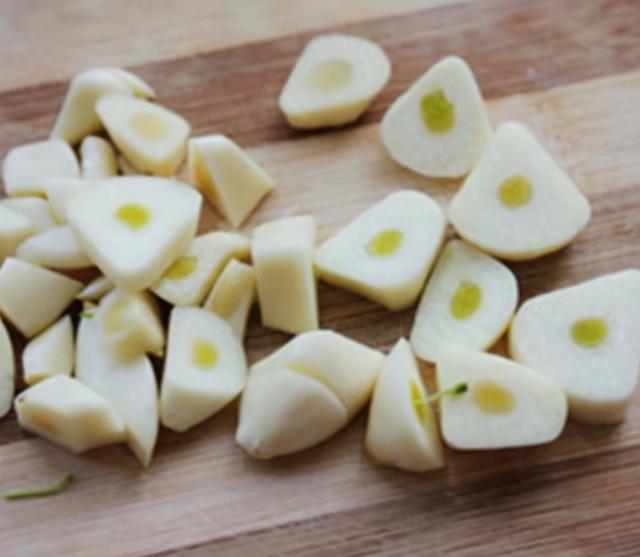 猪舌怎么做好吃？试试这种广式做法，香脆爽口，下饭又下酒