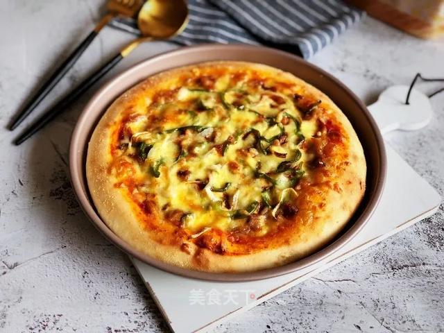自制家庭版披萨，真材实料，好吃又健康！一点不比餐厅卖的差