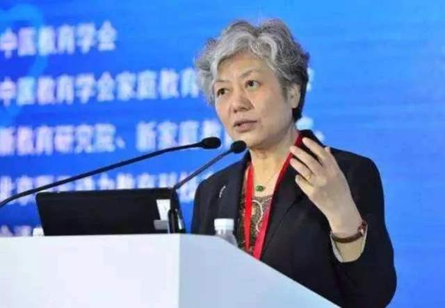 「你的育儿经」担心儿子没出息?不打不骂,教育坚持4个原则,长大多半能成大器