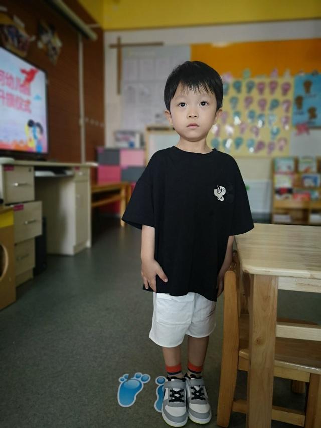 你的育儿经|面向国旗行注目礼!天桥区尚品清河幼儿园迎来新学期首次升旗仪式