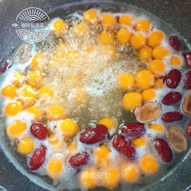 天气凉别再吃冷饮了，试试这道甜品吧！超级好吃又补气血哦