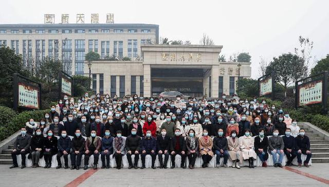 线上+线下双联动，2020年国家继教项目《儿童青少年近视防控学习班》暨第六届渝西地区眼视光学术交流会在永川顺利召开