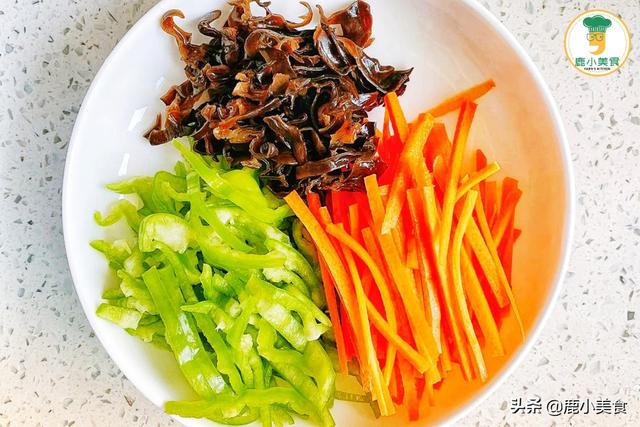 鱼香肉丝如何做才地道好吃？关键是什么？大厨教你正宗川式做法