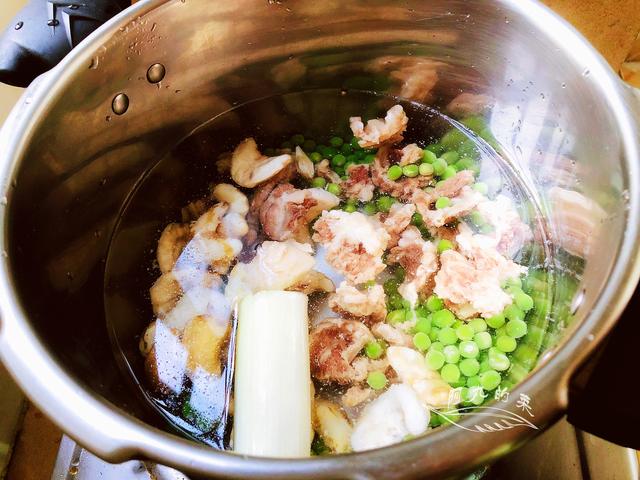 降温了，这样煮一锅给家人吃，汤鲜味美营养高，越吃越香还不上火