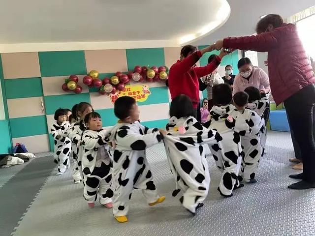 活动|华泾宝宝乐举办“萌娃闹金牛”迎新主题活