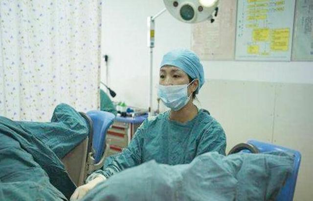 甜甜妈妈|顺产恢复快广受孕妈青睐，但有些坏处容易被忽视，提前了解更好生