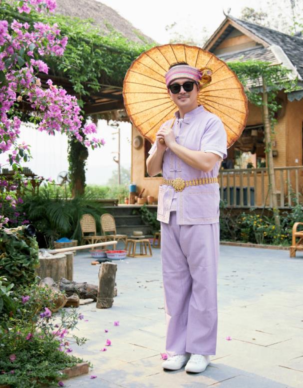 《向往4》全员穿傣服，“松枫姐妹”美翻，任嘉伦反差萌贼可爱|资讯早知道