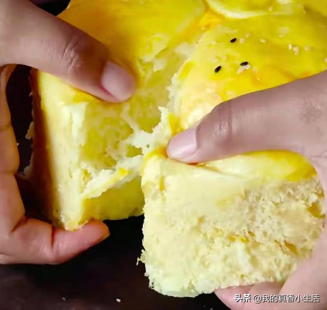 苹果冬天生吃易肠胃不适，教你一个新吃法，酸甜开胃，比蛋糕好吃