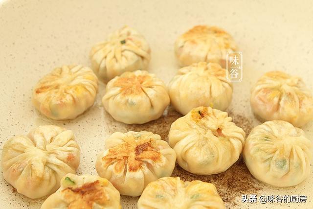 饺子皮新吃法，10分钟搞定早餐，做一次吃一周，营养全面又顶饱
