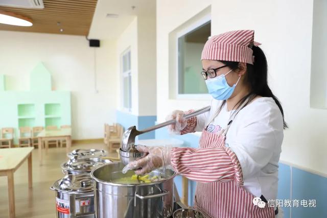 超级宝妈▲吃饭饭 我们是认真的