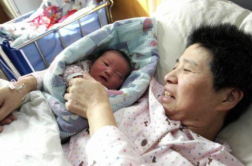 超级宝妈■婆婆任性生二胎,让哺乳期媳妇喂养