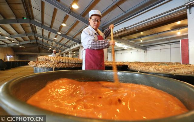 浙江湖州：传统酿醋 香飘海外