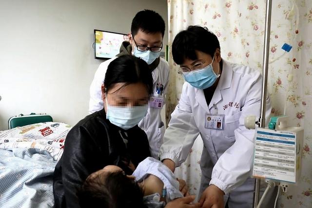 #中国经济网#1岁半宝宝肚子大“胀气”？原是巨大肿瘤占据一半腹腔