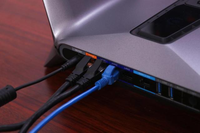 MIFON X1攀升联名版电竞路由器体验：定义速度与激情