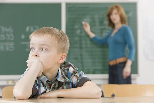 超级宝妈▲观摩了“神兽”上网课后，杭州老爸不淡定了！孩子是注意力缺陷或多动症？