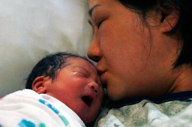 【你的育儿经】一生之中，孩子要与妈妈经历7次“分离”，一次比一次难舍