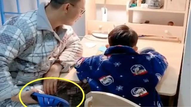 【你的育儿经】90后奶爸为博女儿一笑，将自己打扮成“妈妈”，亲妈看后自愧不如