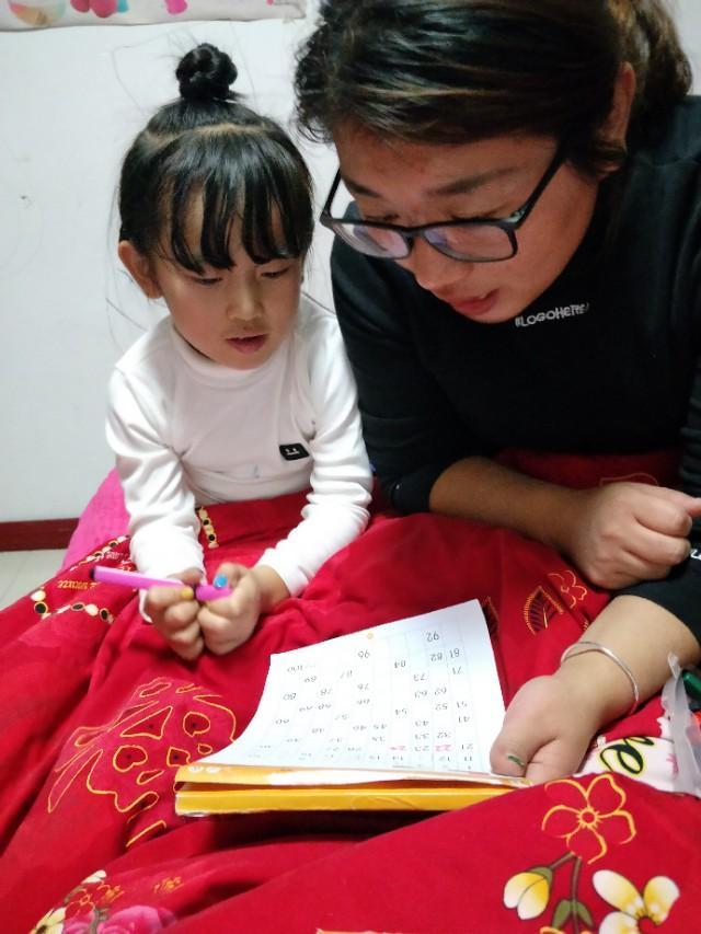 你的育儿经■孩子在家，听网上教学好吗？