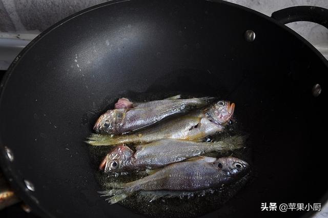 冬天应多吃的大炖菜，高蛋白低热量，吃到最后汤还是热乎乎的，鲜