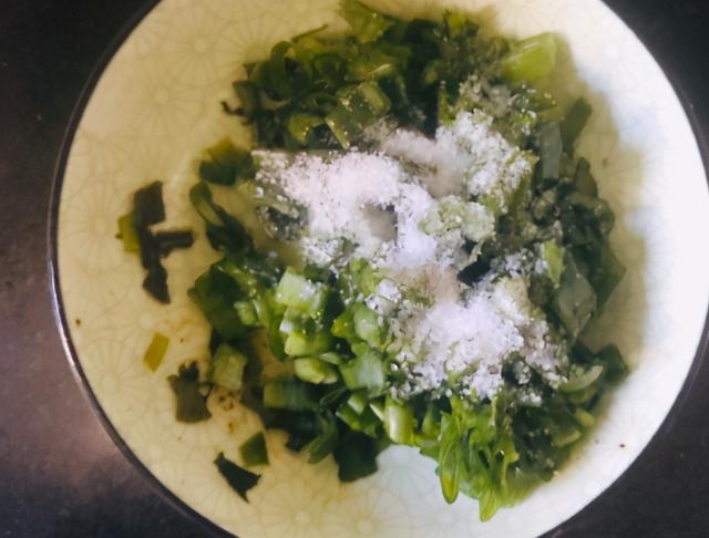 烙葱花饼时，松弛很关键，牢记3个诀窍，葱花饼外酥里软层次还多