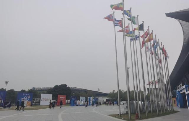 世界互联网大会上，大佬多在视频里，自信却在三个故事里……