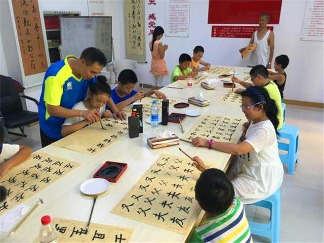 超级宝妈|再宠爱孩子,也别让他上这3种兴趣班,坑钱还坑娃,对娃没好处