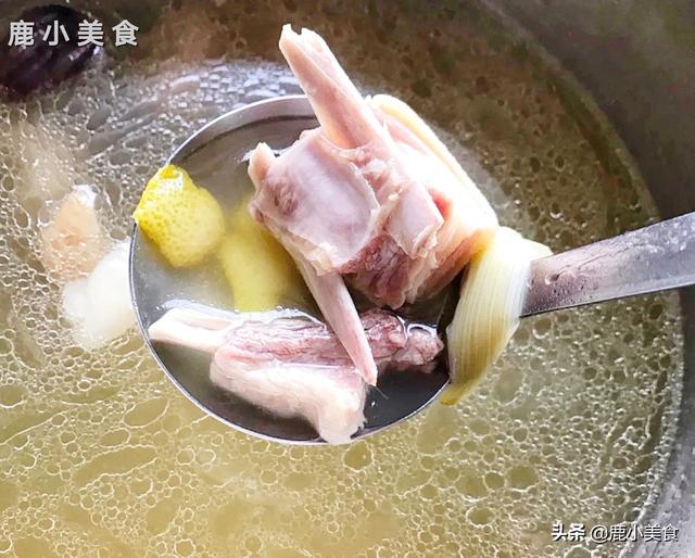 炖羊肉焖羊蝎子时，记住“3不放”，鲜香味道正，肉酥无腥味