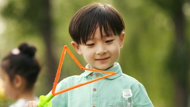 如何将儿子培养成一位“有范儿”的优秀男士？