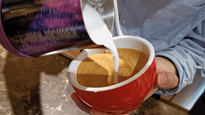 咖啡|富春小笼开咖啡店啦！老店跨界、阳光露台、咖啡蛋糕，潮