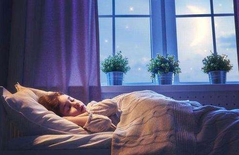 你的育儿经|孩子起夜vs一觉到天亮，到底哪个更好？看完你心里就有数了
