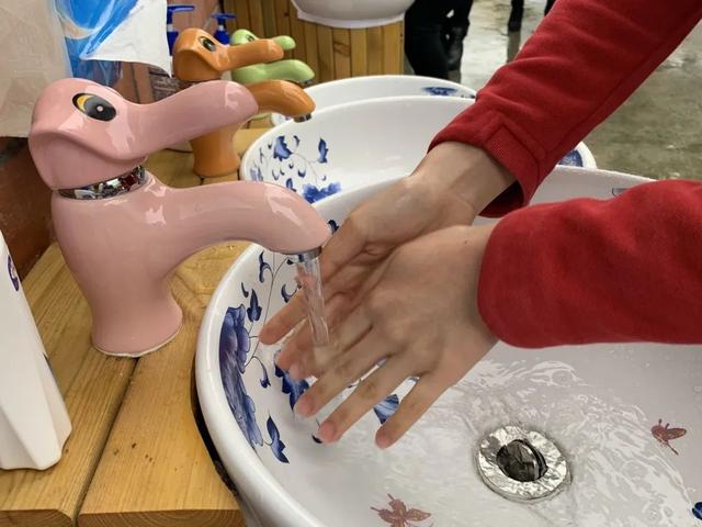 超级宝妈▲复学后，“萌娃”们怎样度过在幼儿园的一天？