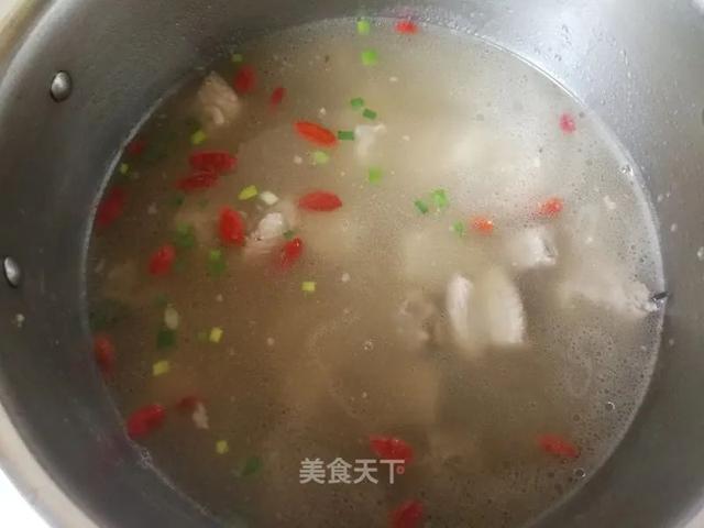 排骨汤这样做最好喝，汤鲜味美，清淡不油腻，冬日暖胃必备！