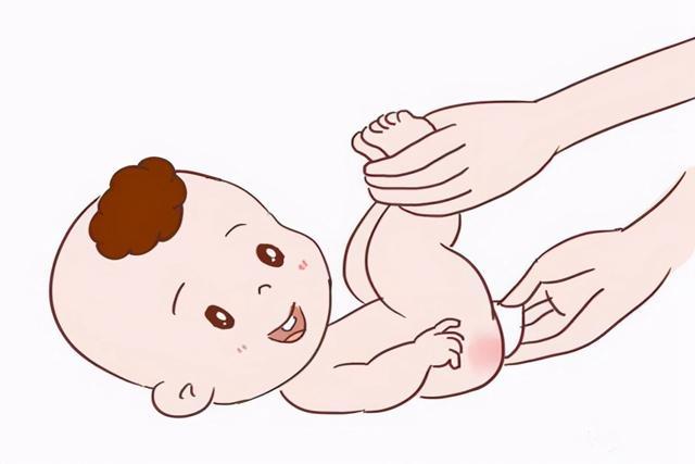 宝宝穿尿不湿出现红屁股，妈妈好心疼，选对尿布才能让宝宝少受罪