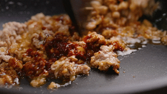 3分钟就能学会，欲罢不能的酸辣粉，秒杀街边小吃店