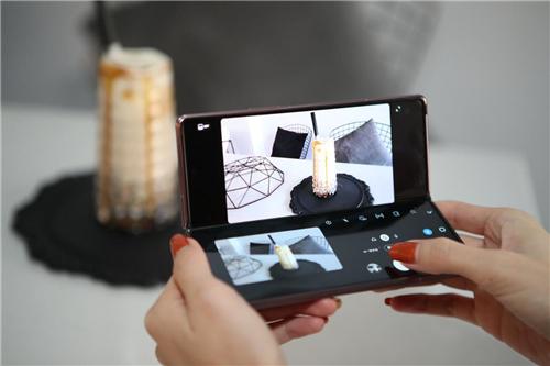 便携性与生产力缺一不可 三星 Galaxy Z Fold2 5G再掀折叠屏热潮