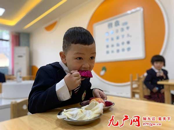 「你的育儿经」快乐驿站国际幼儿园举行疫情防控复学演练活动