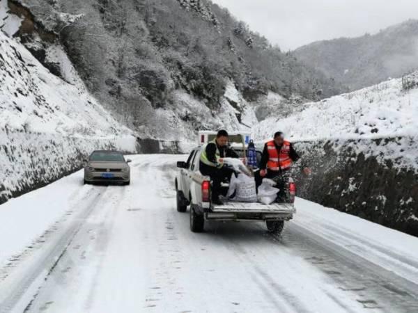 观察者网：转向机对除冰盐“过敏”，特斯拉在华召回3183辆Model X