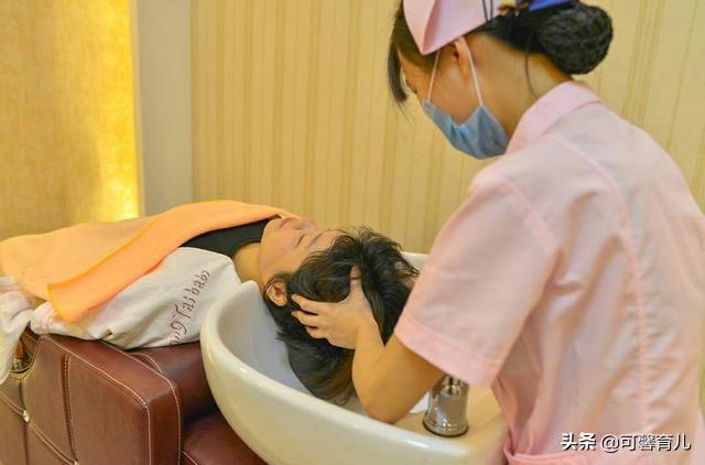 【超级宝妈】谢依霖二胎生女！生孩子后恢复曼妙身材，这四点，坐月子要上心