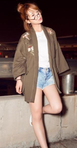 蠢萌小萝莉|杨紫最新海边照传遍全网，“荔枝眼”被万人夸